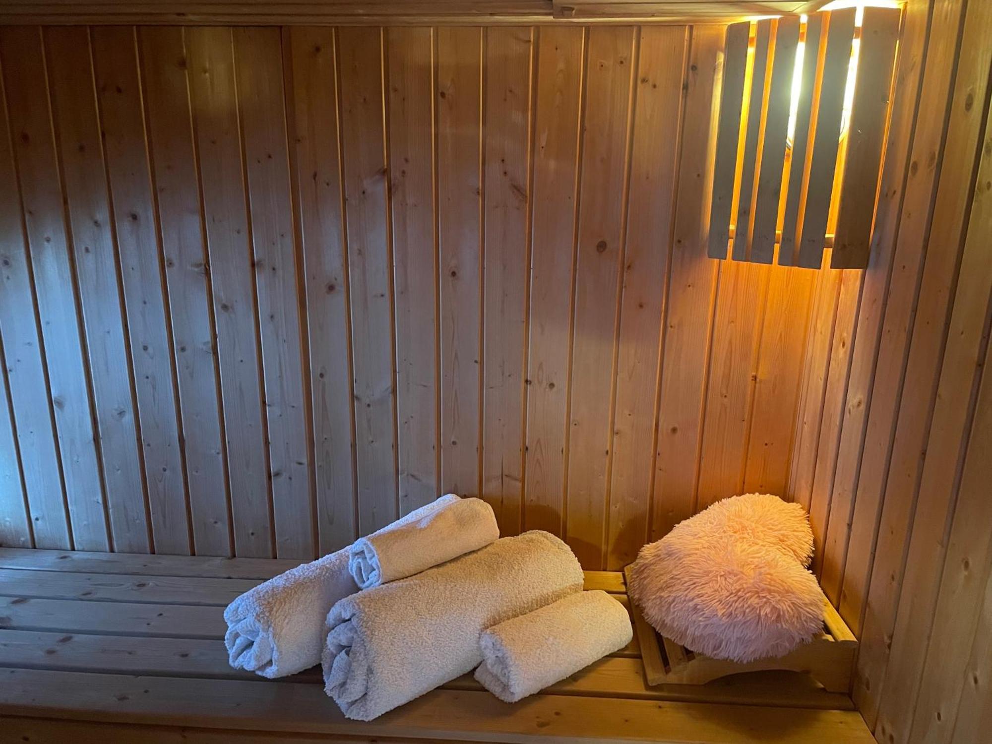 Chalet Free Sauna & Spa Superking Bed Killaloo Ngoại thất bức ảnh