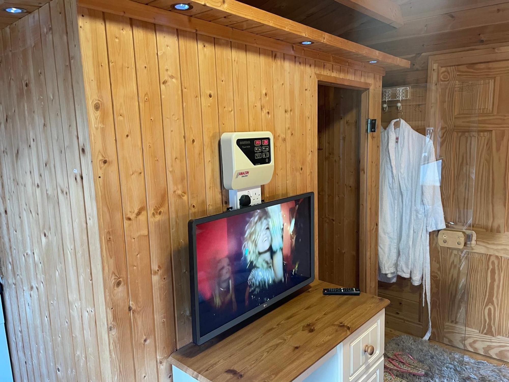 Chalet Free Sauna & Spa Superking Bed Killaloo Ngoại thất bức ảnh